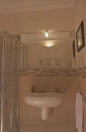 Tek Büyük veya İki Ayrı Yataklı Oda (Fiori)