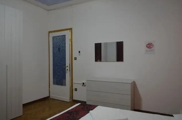 Basic Tek Büyük veya İki Ayrı Yataklı Oda