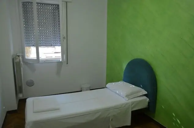 Basic Tek Büyük veya İki Ayrı Yataklı Oda