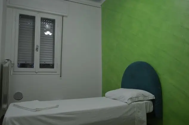 Basic Tek Büyük veya İki Ayrı Yataklı Oda
