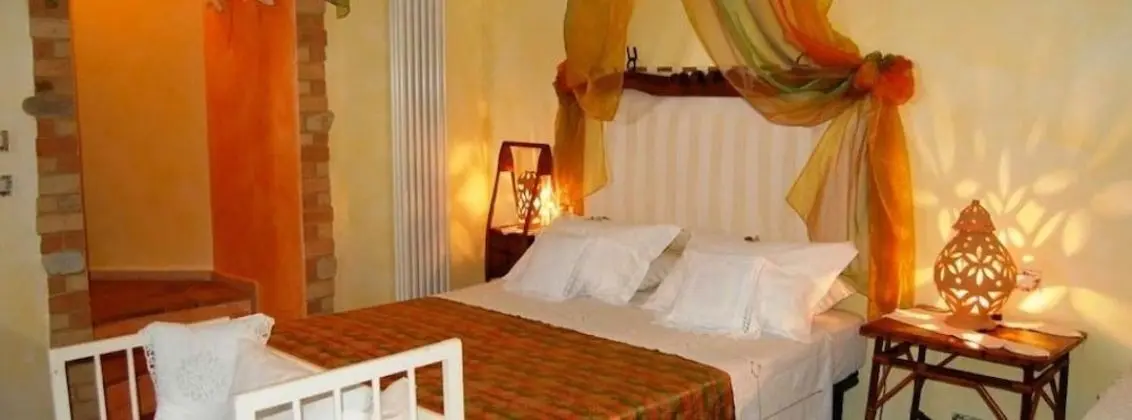 Tek Büyük veya İki Ayrı Yataklı Oda, Bahçe Manzaralı