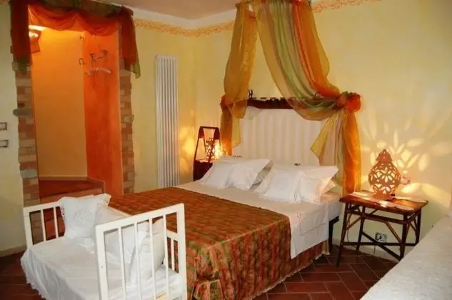 Tek Büyük veya İki Ayrı Yataklı Oda, Bahçe Manzaralı