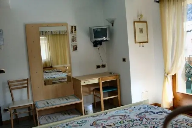 Tek Büyük Yataklı Oda, 1 Büyük (Queen) Boy Yatak, Bahçe Manzaralı