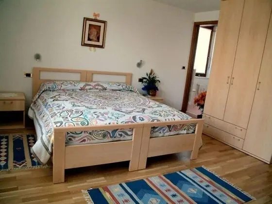 Üç Kişilik Oda