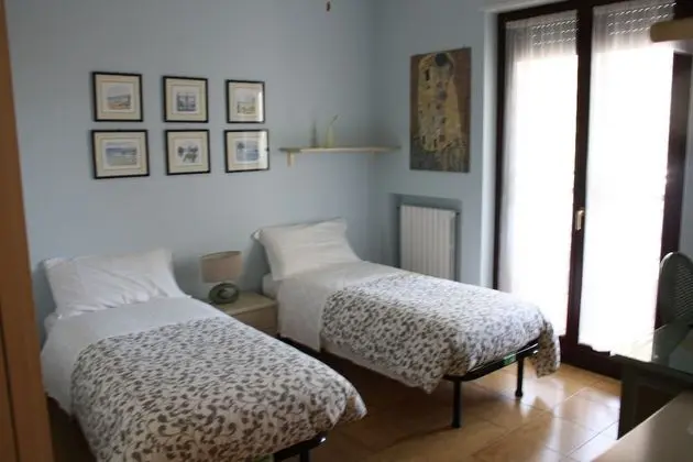 Comfort Tek Büyük veya İki Ayrı Yataklı Oda
