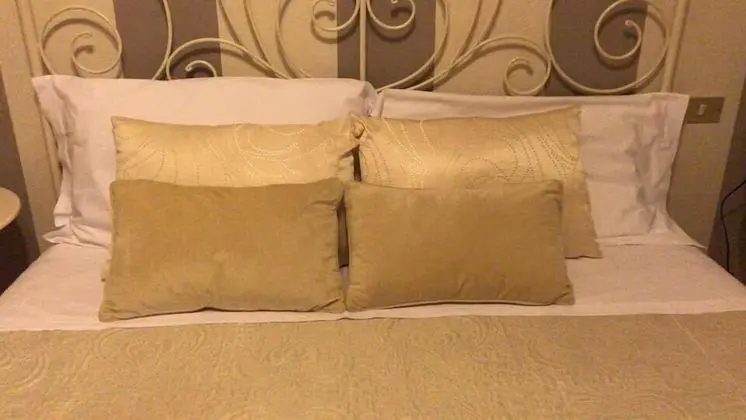 Üç Kişilik Oda