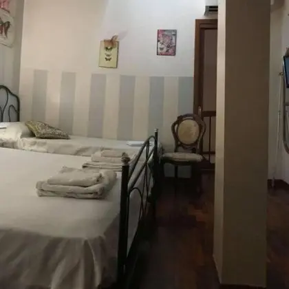 Üç Kişilik Oda