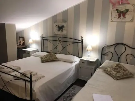 Üç Kişilik Oda