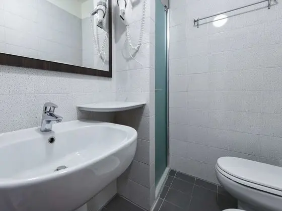 Tek Büyük Yataklı Oda, Sigara İçilmez