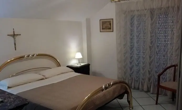 Tek Büyük Yataklı Oda, Ortak Banyo, Şehir Manzaralı
