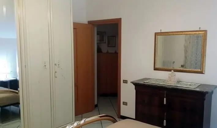 Tek Büyük Yataklı Oda, Ortak Banyo, Şehir Manzaralı