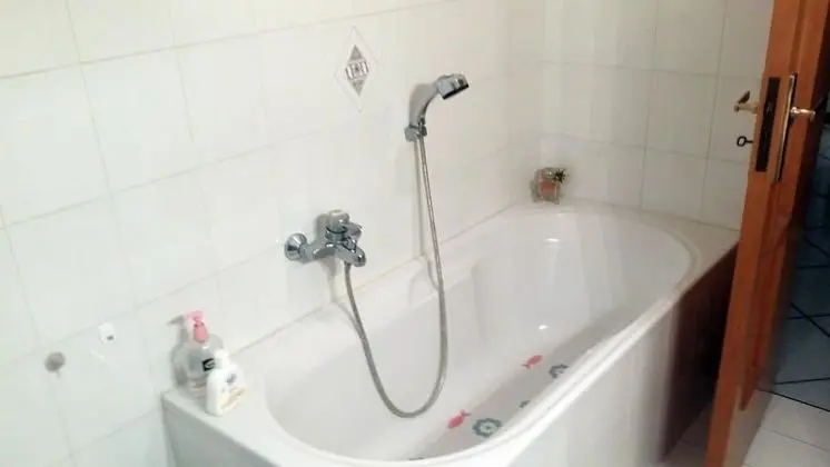 Tek Kişilik Oda, Ortak Banyo