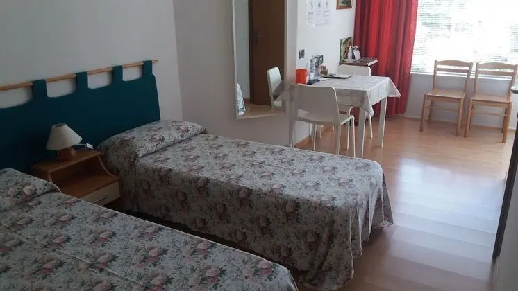 Comfort Üç Kişilik Oda, Buzdolabı ve Mikrodalga, Zemin Kat