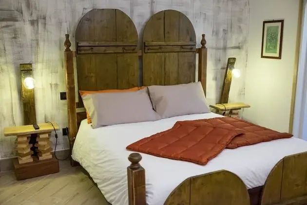 Tek Büyük Yataklı Oda (Ruggine)