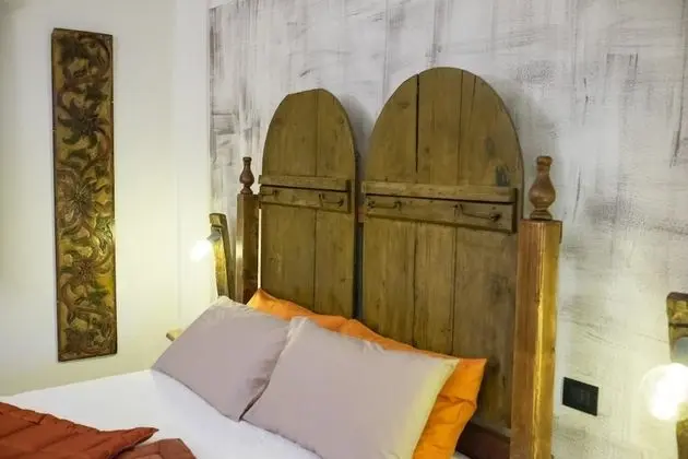 Tek Büyük Yataklı Oda (Ruggine)