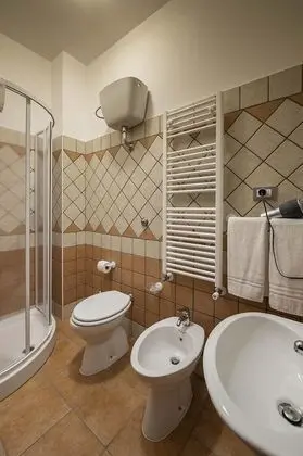 Tek Büyük Yataklı Oda, Özel Banyo (101)