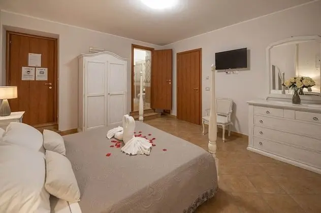 Tek Büyük Yataklı Oda, Özel Banyo (103)