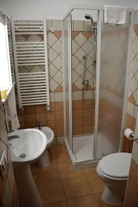Tek Büyük Yataklı Oda, Özel Banyo (103)