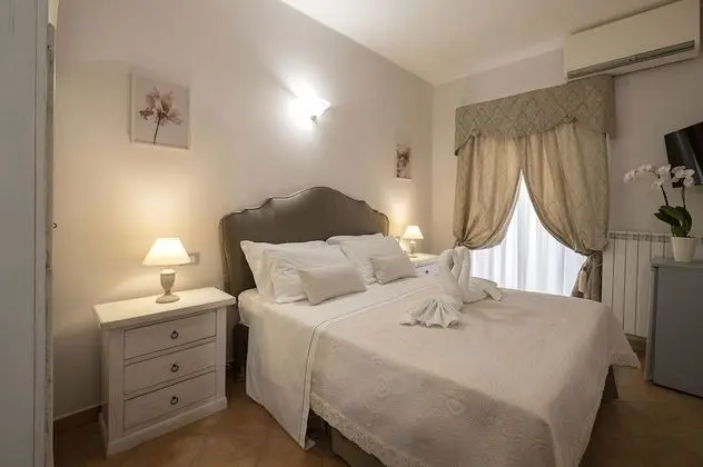 Tek Büyük Yataklı Oda, Özel Banyo (201)