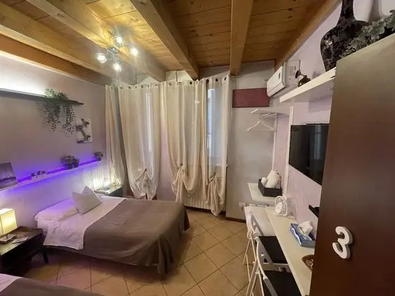 Basic İki Ayrı Yataklı Oda, Ortak Banyo