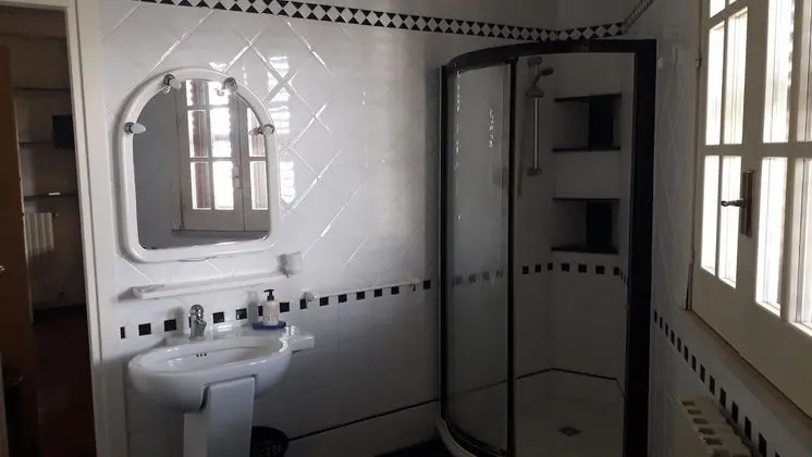 Economy Üç Kişilik Oda, Birden Çok Yatak