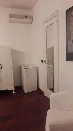 Romantic Tek Büyük Yataklı Oda, 1 Çift Kişilik Yatak, Özel Banyo, Bahçe Manzaralı (Rossana)