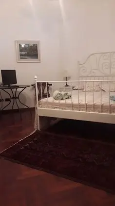 Romantic Tek Büyük Yataklı Oda, 1 Çift Kişilik Yatak, Özel Banyo, Bahçe Manzaralı (Rossana)