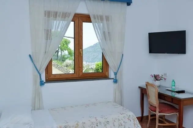 Üç Kişilik Oda