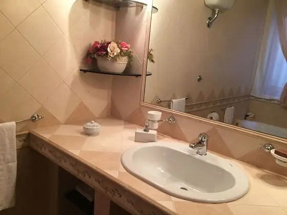 Tek Büyük Yataklı Oda, Banyolu/Duşlu