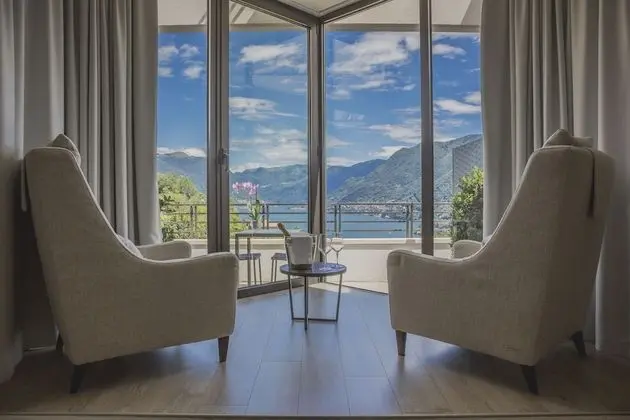 Deluxe Tek Büyük veya İki Ayrı Yataklı Oda, Teras, Göl Manzaralı