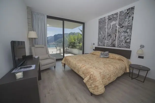Deluxe Tek Büyük Yataklı Oda, Teras, Göl Manzaralı