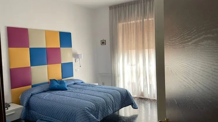 Basic Tek Büyük veya İki Ayrı Yataklı Oda