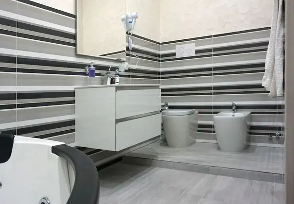 Luxury Oda, 1 En Büyük (King) Boy Yatak (Bella Rosin)