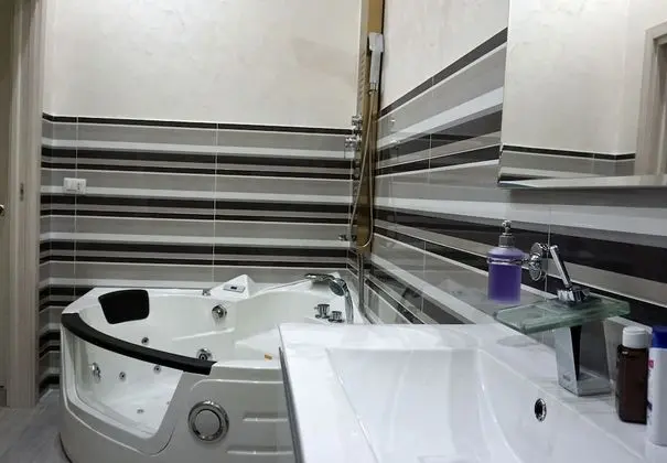 Luxury Oda, 1 En Büyük (King) Boy Yatak (Bella Rosin)