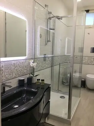 Superior Tek Büyük Yataklı Oda, Balkon, Şehir Manzaralı