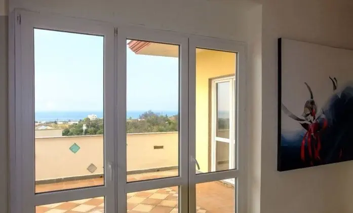 Comfort Tek Büyük Yataklı Oda, Jakuzi, Kısmi Deniz Manzaralı (1)