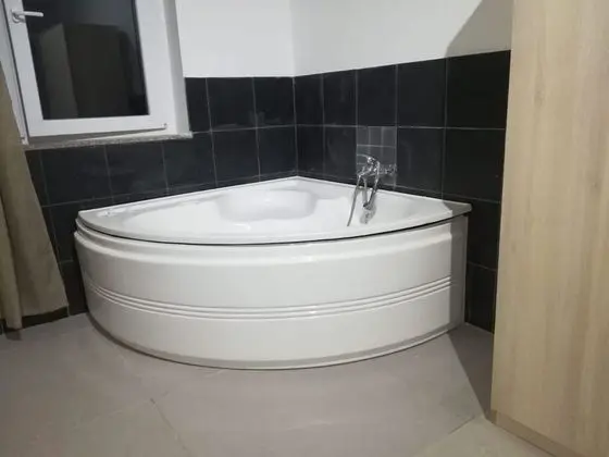 Comfort Tek Büyük Yataklı Oda, Jakuzi, Kısmi Deniz Manzaralı (1)