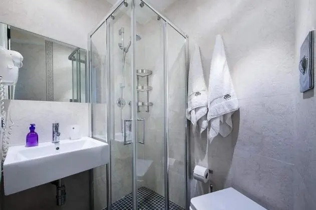 Basic Tek Büyük Yataklı Oda, Özel Banyo (External - Room 3)