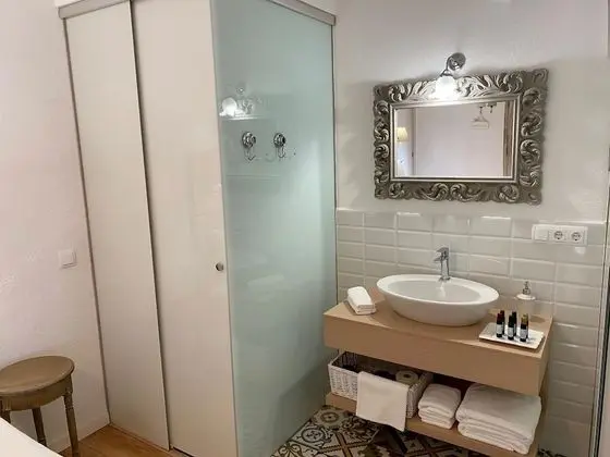 Tek Büyük Yataklı Oda, Üzüm Asması Manzaralı