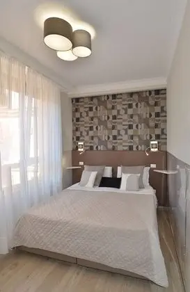 Büyük Yataklı Tek Kişilik Oda