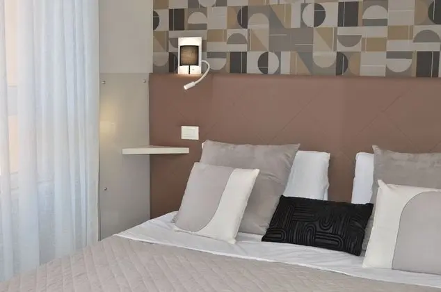 Büyük Yataklı Tek Kişilik Oda