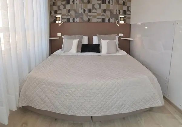 Tek Büyük veya İki Ayrı Yataklı Oda