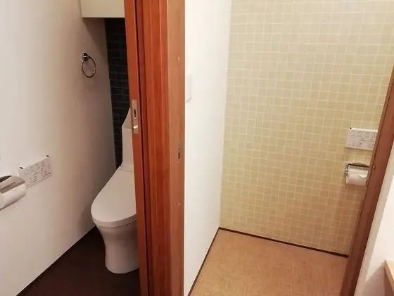 İki Ayrı Yataklı Oda, Sigara İçilmez, Ortak Banyo