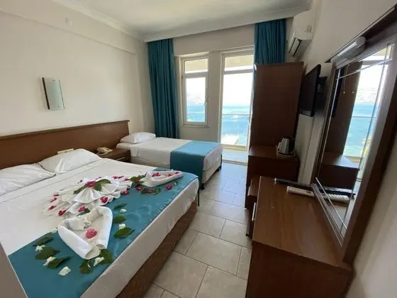 Deniz Manzaralı Standard Oda