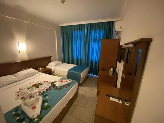 Deniz Manzaralı Standard Oda
