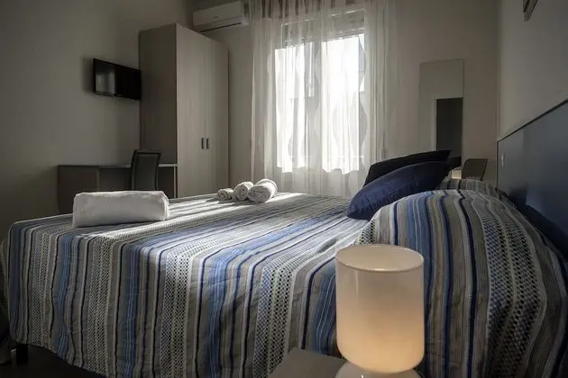 Standard Tek Büyük veya İki Ayrı Yataklı Oda, Bahçe Manzaralı