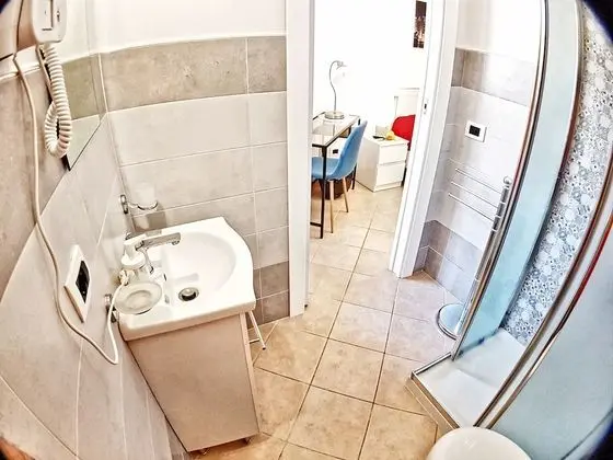 Standard Üç Kişilik Oda, Banyolu/Duşlu