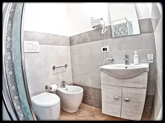 Standard Üç Kişilik Oda, Banyolu/Duşlu