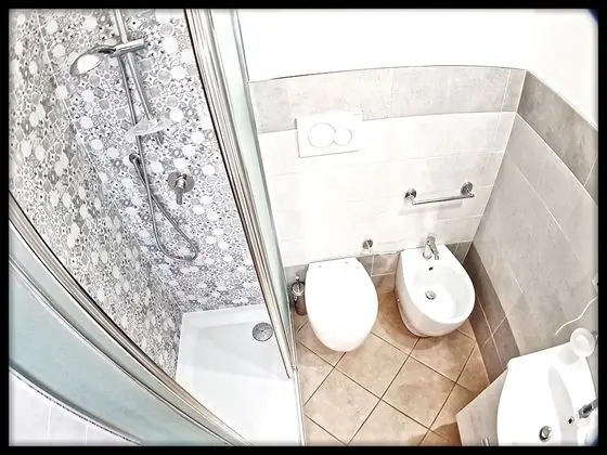 Standard Üç Kişilik Oda, Banyolu/Duşlu