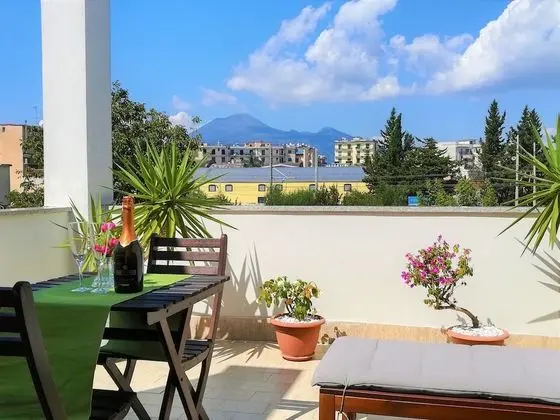 Panoramic Tek Büyük veya İki Ayrı Yataklı Oda, Dağ Manzaralı (Vesuvio)